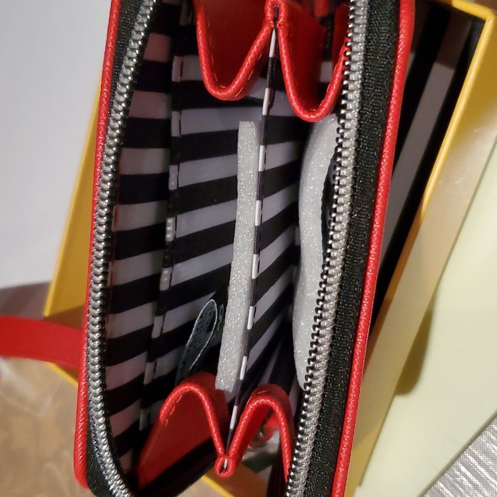 Wallet - Picture 5 of 5